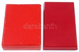 ~1970. "A Szövetkezeti Ipar Kiváló Dolgozója" aranyozott, ezüstözött, zománcozott kitüntet...