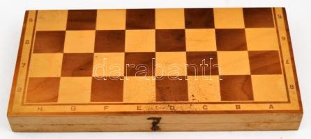 Fa sakk-készlet, hiánytalan, enyhén kopottas állapotban, 34,5x34,5 cm