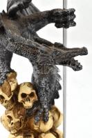Fém sárkány koponyákon, kivehetős karddal, 39,5x16 cm