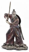 Szamuráj karddal, festett műgyanta szobor, kopott festéssel, törött karddal m: 21 cm