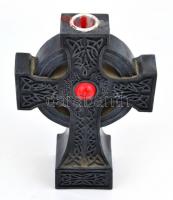 Mysticalls jelzésű, kereszt formájú gyertyatartó, piros üveggel, m: 19,5 cm