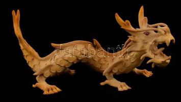 Sárkány figura, festett fa, üveg szemmel, sérült, h: 28 cm, m: 12 cm