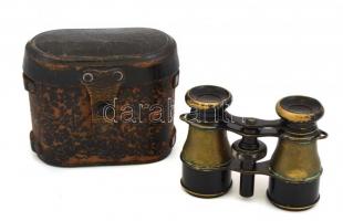 Kopottas távcső kopottas tokban, 9,5x11,5 cm