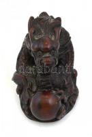 Vörös színű, műgyanta, kis sárkány figura, 6x6,5 cm