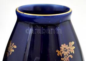 Hollóháza kék váza aranyszínű florális dekorral, matricás, jelzett,, m: 11,5 cm