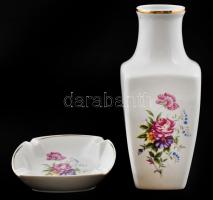 Hollóházi porcelán váza és hamutál florális dekorral, matricás, jelzett, apró kopásnyomokkal, váza m: 24 cm
