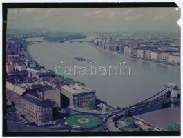 cca 1970-80, Budapesti panoráma a Lánchíddal és a Parlamenttel, vintage fotónegatív, szélein sérült, 8,5x11,5 cm