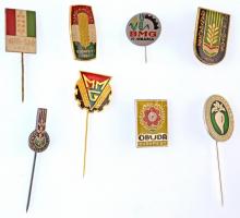 8xklf mezőgazdasági jelvény, közte DN "MGTSZ Aranykalász Újkígyós" és 1967. "Mezőgazdasági Kiállítás és Vásár 1967" T:1