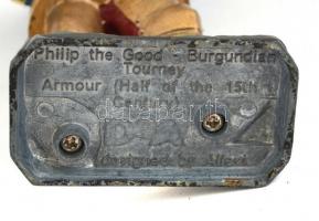 Philip the Good festett figura, alján feliratozott, apró kopással, m: 14,5 cm