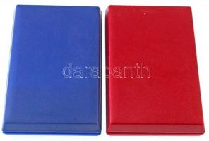 ~1980. 2db "Kiváló Munkáért" műgyantás kitüntetés mellszalagon, eredeti tokokban, 2xklf ar...