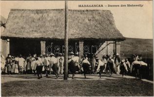 Dances des Makarelly / native dancers, Madagascar folklore