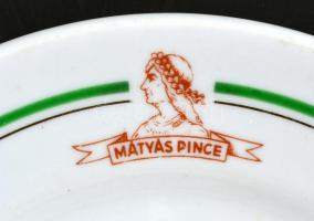 cca 1940 Zsolnay Mátyás Pince kistányér, matricás, jelzett, apró kopásokkal, d: 18 cm