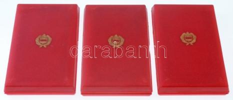 1964. "A Haza Szolgálatáért Érdemérem arany, ezüst és bronz fokozat" zománcozott aranyozot...