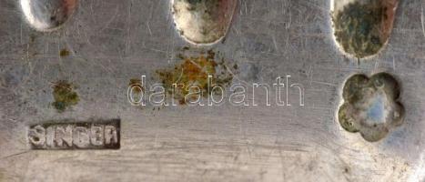 Ezüst (Ag) kanalak (6 db), és ezüst (Ag) villák, és 1 db ezüst (Ag) merőkanál, a merőkanalat leszámí...