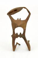 Bors István (1938-2003): Kalapos alak. Bromz, jelzés nélkül, m: 16 cm, kopásnyomokkal