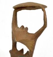 Bors István (1938-2003): Kalapos alak. Bromz, jelzés nélkül, m: 16 cm, kopásnyomokkal