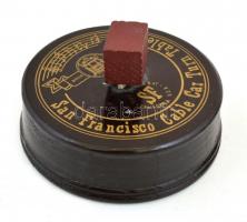 San Francisco Cable Car modell, fém-műanyag, belsejében figurákkal, részben kézzel festett, m: 7, h....