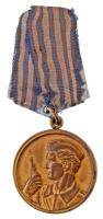Jugoszlávia DN Vitézségért Érdemérem Br kitüntetés mellszalagon T:2 sérült mellszalag Yugoslavia ND Medal for Bravery - Za Hrabrost Br medal with ribbon C:XF damaged ribbon