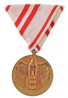 Ausztria DN Ausztriáért / 1914-1918 aranyozott Br kitüntetés eredeti mellszalagon (36mm) T:1-,2 Austria ND Für Österreich / 1914-1918 gilded Br medal with original ribbon (36mm) C:AU,XF