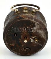 cca 1940 Eisler Miklós egri ékszerész műhelyéből származó asztali óra, kulccsal együtt, felhúzhatós,...