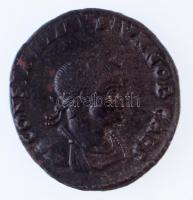 Római Birodalom / Arles / II. Constantinus 333-340. Follis Br (2,87g) T:2- Roman Empire / Arles / Constantinus II 333-340. Follis Br CONSTANTINVS IVN NOB CAES / CLARIT-A-S REIPVB - R S - SARL (2,87g) C:VF RIC VII 120