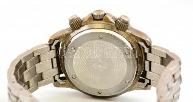 Omega Seamaster replika automata kronográf karóra, bal felső gombja hiányzik, valamint zománchibás, ...