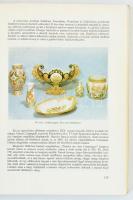 Grofcsik János-Reichard Ernő: A magyar finomkerámiaipar története. Bp., 1973, Finomkerámiaipari Műve...