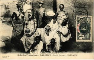 Porto-Novo, Famille douvriers / native family, African folklore