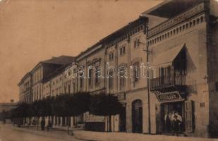 1909 Lőcse, Levoca; Körtér, Kodesch Lajos fodrász üzlete / square, street view, hairdresser and barbers shop (ragasztónyom / glue marks)