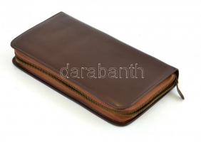 Pipere készlet tokban, borotvával, ollóval, csipesszel, stb, 28x16 cm