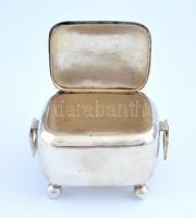 Ezüst(Ag) cukordoboz, golyó lábakkal és fogógombbal, szögletes fülekkel, zsanéros fedéllel, XX. sz m...