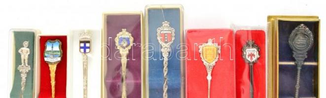 8 db  szuvenír emlékkanál (Budapest, Belgrád, Firenze, Marseille, stb.), eredeti dobozukban