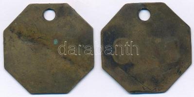 2db nyolcszögletű egyoldalas, nagyméretű fém bárca "9071" és "9343" számozással,...