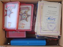 ~1960-1980. "Kiváló Dolgozó" aranyozott, zománcozott kitüntetése miniatűrrel, tokban, több igazolvánnyal (7x) + "Kiváló Munkáért" aranyozott, zománcozott kitüntetés mellszalagon, tokban + "Szocialista Brigád" arany, ezüst, bronz fokozatú kitüntetés tokban, egy kivétellel miniatűrrel (13x) + "Hőtechnikai Törzsgárda" aranyozott, zománcozott fém kitüntetések 5, 20, 25, 30, 35 év után + "Gyárkéményépítő Vállalat Törzsgárda" zománcozott fém jelvények 10 és 15 év után + sok igazolvány a kitüntetésekhez, szakszervezeti tagsági könyvek T:1-2