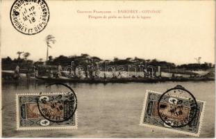 Cotonou, Pirogues de peche au bord de la lagune / pirogues, nativ canoes