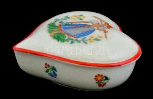 Drasche porcelán szív alakú dobozka, matricás, jelzett, apró kopásokkal, 9,5x9,5 cm