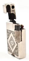 Díszes fém öngyújtó, nem kipróbált, apró kopásokkal, 4,5x2 cm