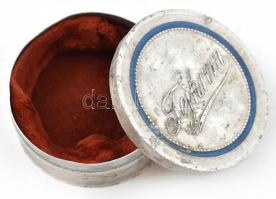 Fém tejkrémes dobozka béléssel, kopottas állapotban, d: 6 cm, m: 2,5 cm