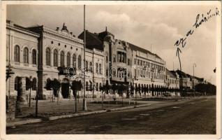 1931 Békéscsaba, Szent István tér, Városháza, Békés megyei Általános Takarékpénztár, Kugel üzlete, automobil