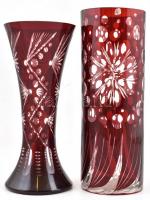 2 db vörös kristály váza, csiszolt, kopásokkal, m: 27,5 cm