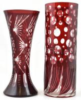 2 db vörös kristály váza, csiszolt, kopásokkal, m: 27,5 cm