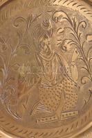 Réz dísztányér, d: 20 cm + réz morzsalapát és mini seprű 16,5x12,5, 14x8,5 cm + Fáraófejes réz díszt...