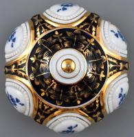 Royal Dux bonbonier. Matricás, jelzett, apró kopásokkal, 12 cm