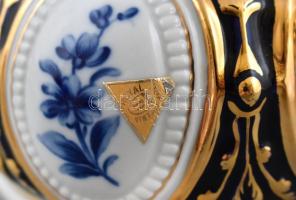 Royal Dux bonbonier. Matricás, jelzett, apró kopásokkal, 12 cm