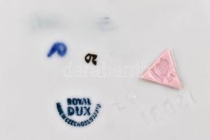 Royal Dux bonbonier. Matricás, jelzett, apró kopásokkal, 12 cm