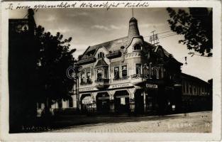 1930 Losonc, Lucenec; Astoria kávéház és szalon, pincérek, üzletek / café, salon, waiters, shops. photo