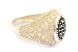 Ezüst (Ag) gyűrű, keleties gyűrű, fekete kövekkel, jelzett, méret: 57, bruttó: 5,43 g