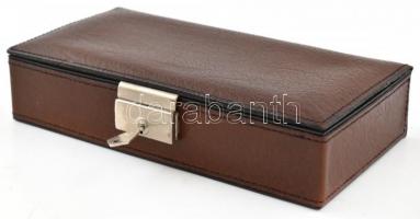 Férfi, bőr ékszerdoboz, kulccsal, 10,5x19x4,5 cm