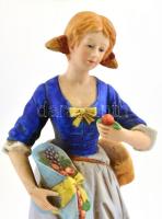 Capodimonte gyümölcsszedő lányka. Kézzel festett, jelzett, minimális kopással 32 cm