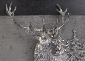 Szarvas az erdőben, spiáter dombormű, fa keretben, jobb alsó sarkában jelzett, 31x40 cm